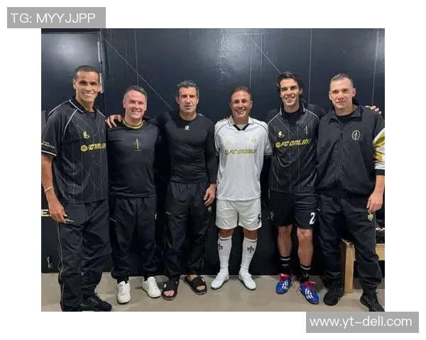 卡卡足球明星手机壳热销中让你的手机也能展现球场风采