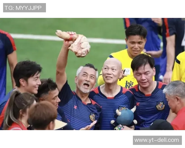 香港足球明星队在孝感激情对决展现足球魅力与团队精神 香港足球明星队在孝感激情对决展现足球魅力与团队精神