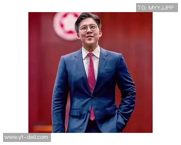 霍启刚盛装出席为足球明星颁奖典礼传递体育精神与荣耀 霍启刚盛装出席为足球明星颁奖典礼传递体育精神与荣耀